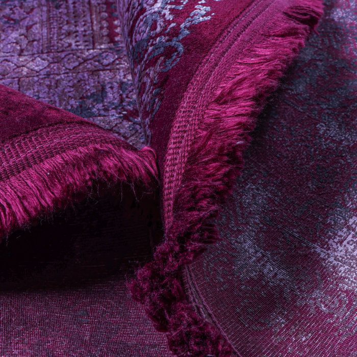 burgunday carpet